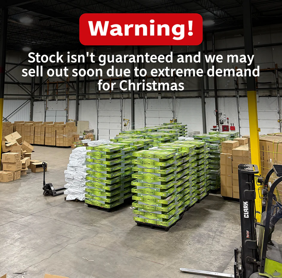 Battle Golf Game - Dual-Sided Mat, Realistic Course Design & Scoring System, Adjustable Height Clubs - Thick Grass-Like Chipping Mat for Indoor/Outdoor Family Golf Activity