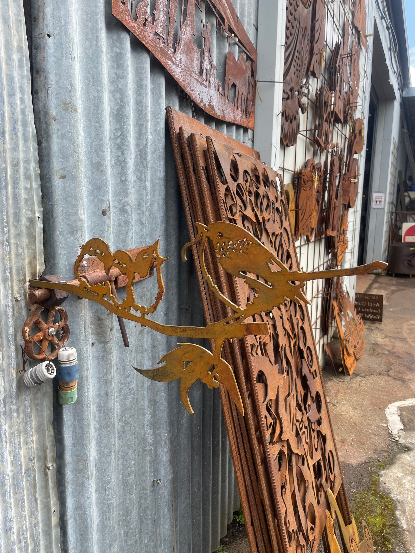 Wren Bird and babies Tree Spike - Metal Garden Art
