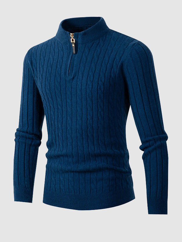 Lässiger Herrenpullover mit Zopfmuster, halbem Reißverschluss und Stehkragen