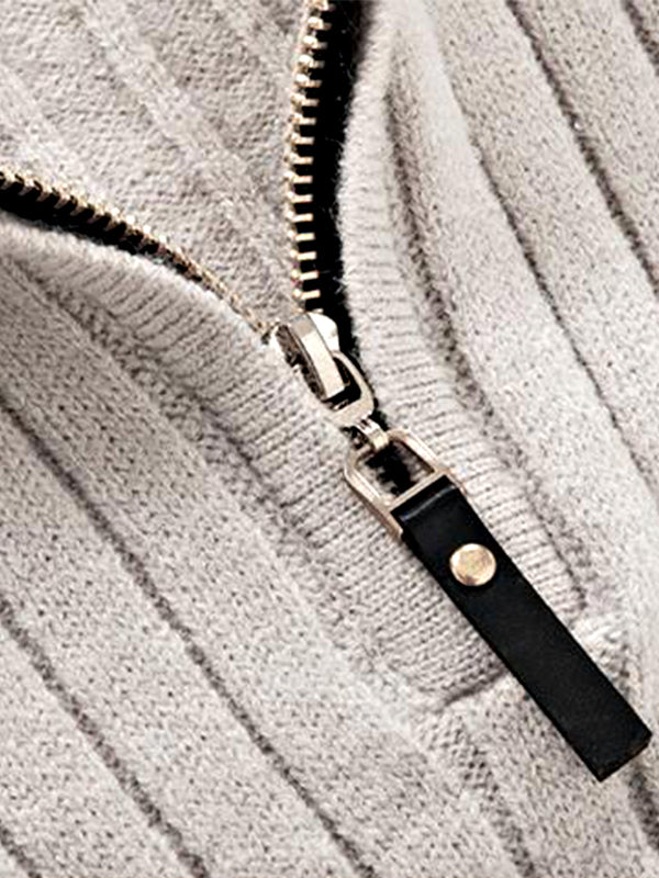 Herrenpullover mit Zopfmuster und Reißverschluss und Stehkragen