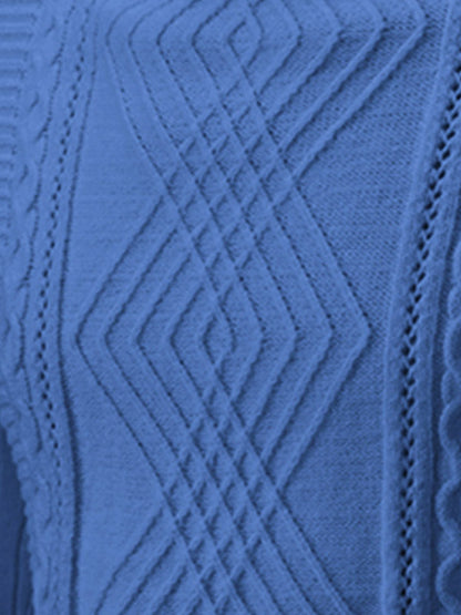 Herrenpullover mit geometrischem Twist und schmalem Stehkragen