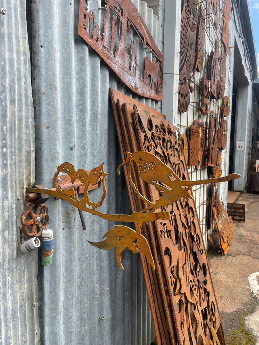 Wren Bird and babies Tree Spike - Metal Garden Art